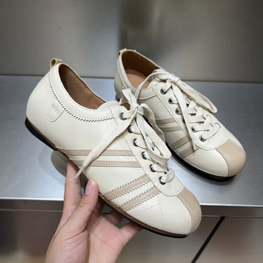Eline Round Toe Leather Lace-up Flat Sneakers