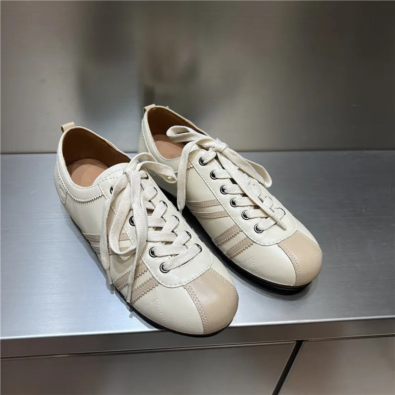 Eline Round Toe Leather Lace-up Flat Sneakers