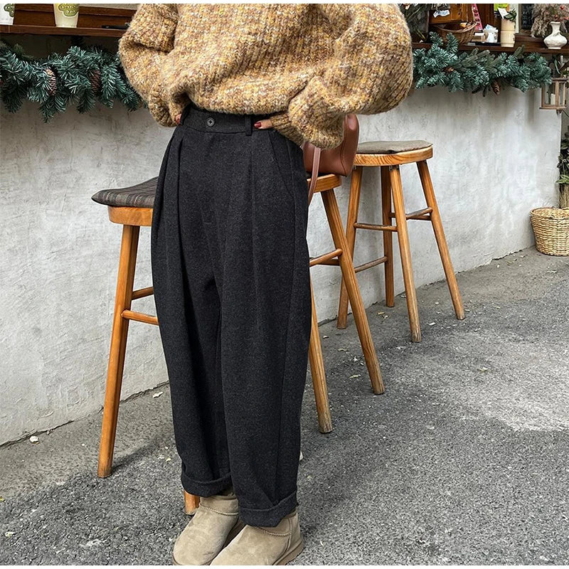 Chic Pleated Woolen Newsboy Pants