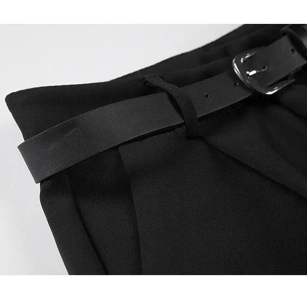 Senja Chained  Shorts