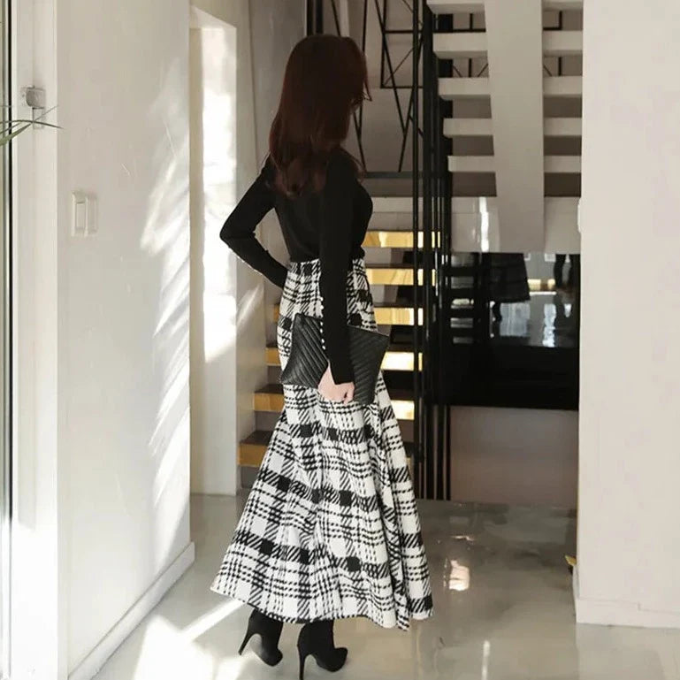 Uiara Flare Cropped Plaid Pants