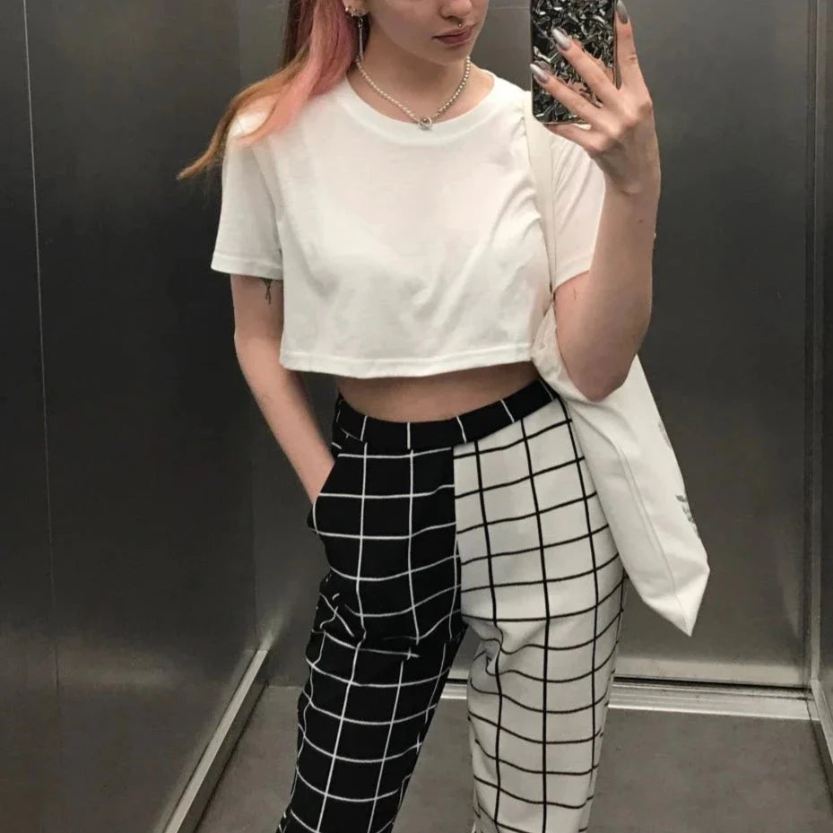 Simple Crop Top T-Shirts - Black or White
