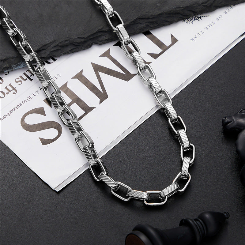 Simple Diagonal Stripe Chain Link Necklace