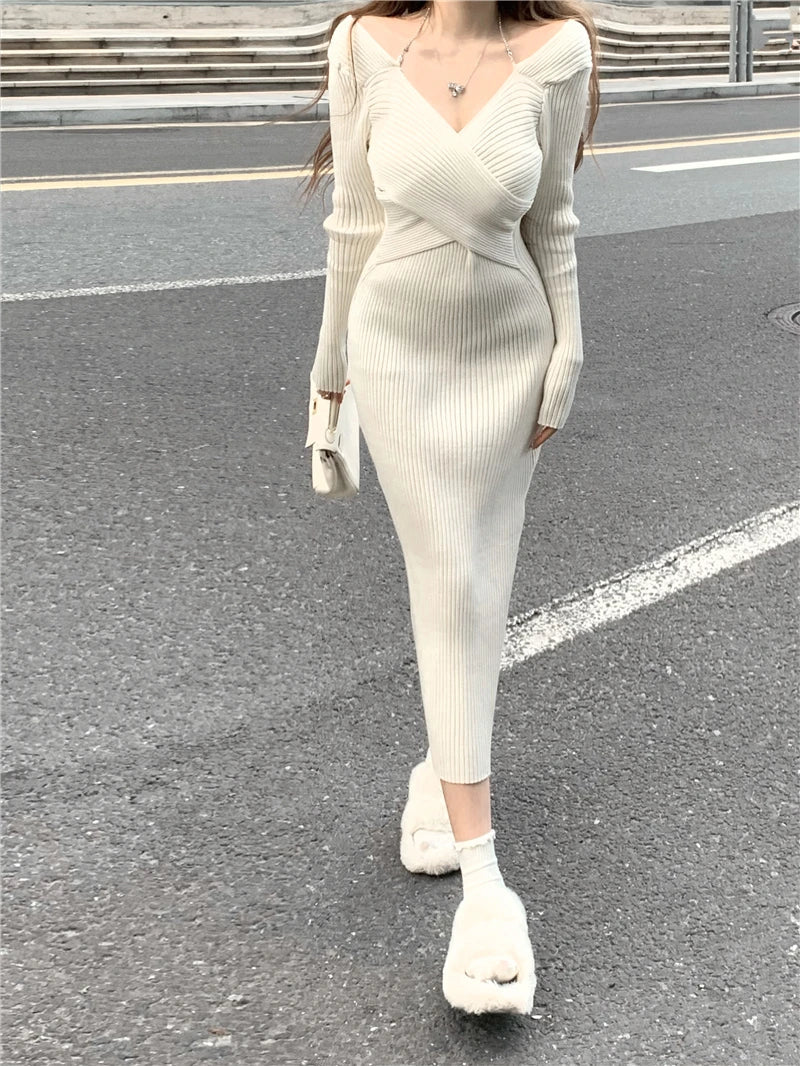 Elegant V-Neck Solid Y2K Designer Knitted Maxi Dress