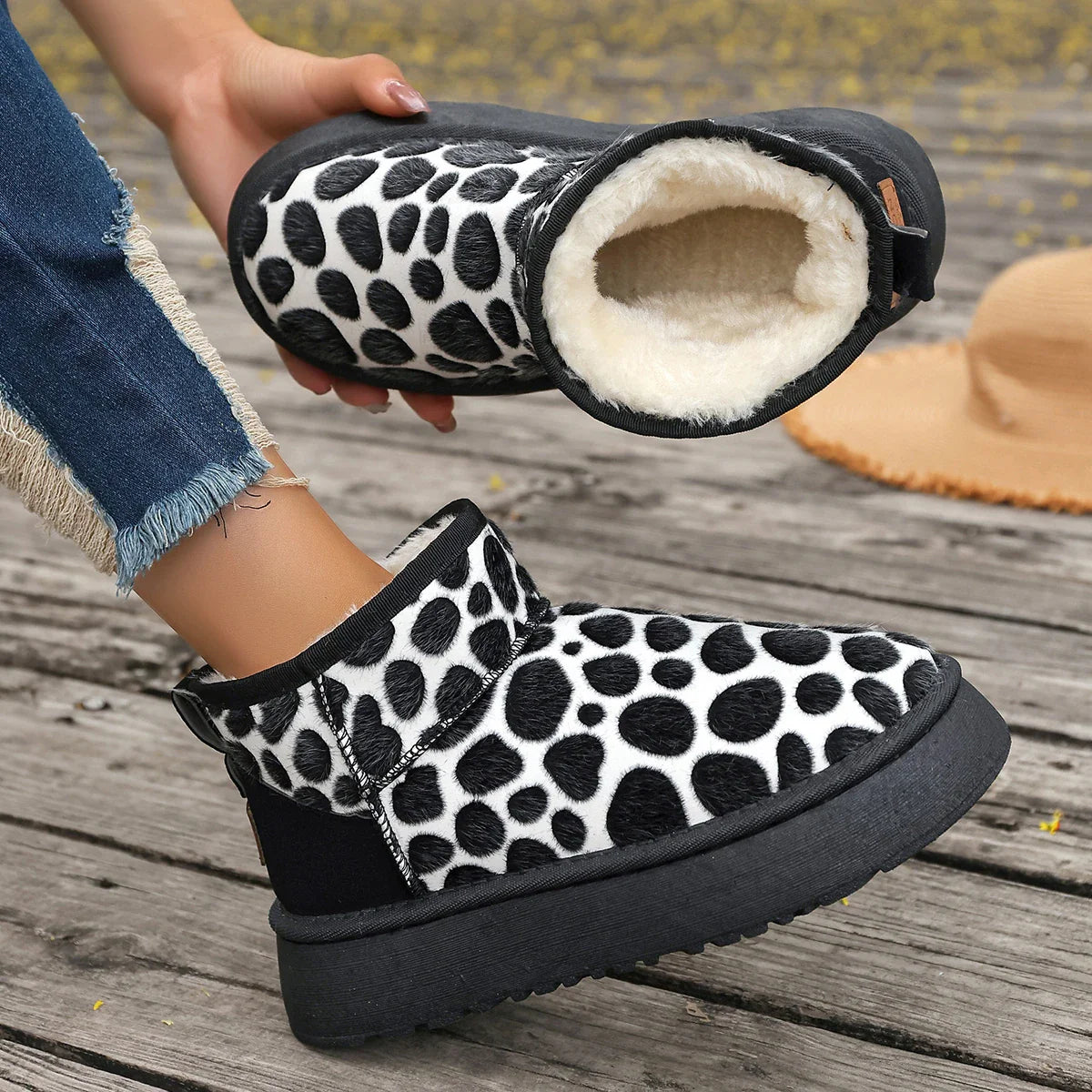 Winter Platform Boots New Leopard fashion High Quality Shoes for Slip-on Thickened Fluff Snow Round Toe Boots Women