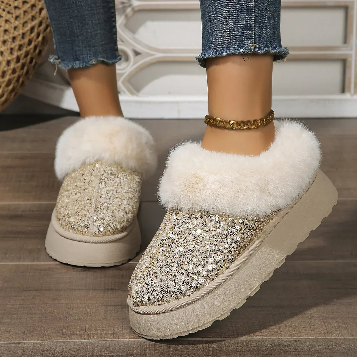 Winter Short Plush Warm Snow Boots Casual Shoes  New Suede Fur Chelsea Ankle Boots Flats Platform Ladies Shoes Botas