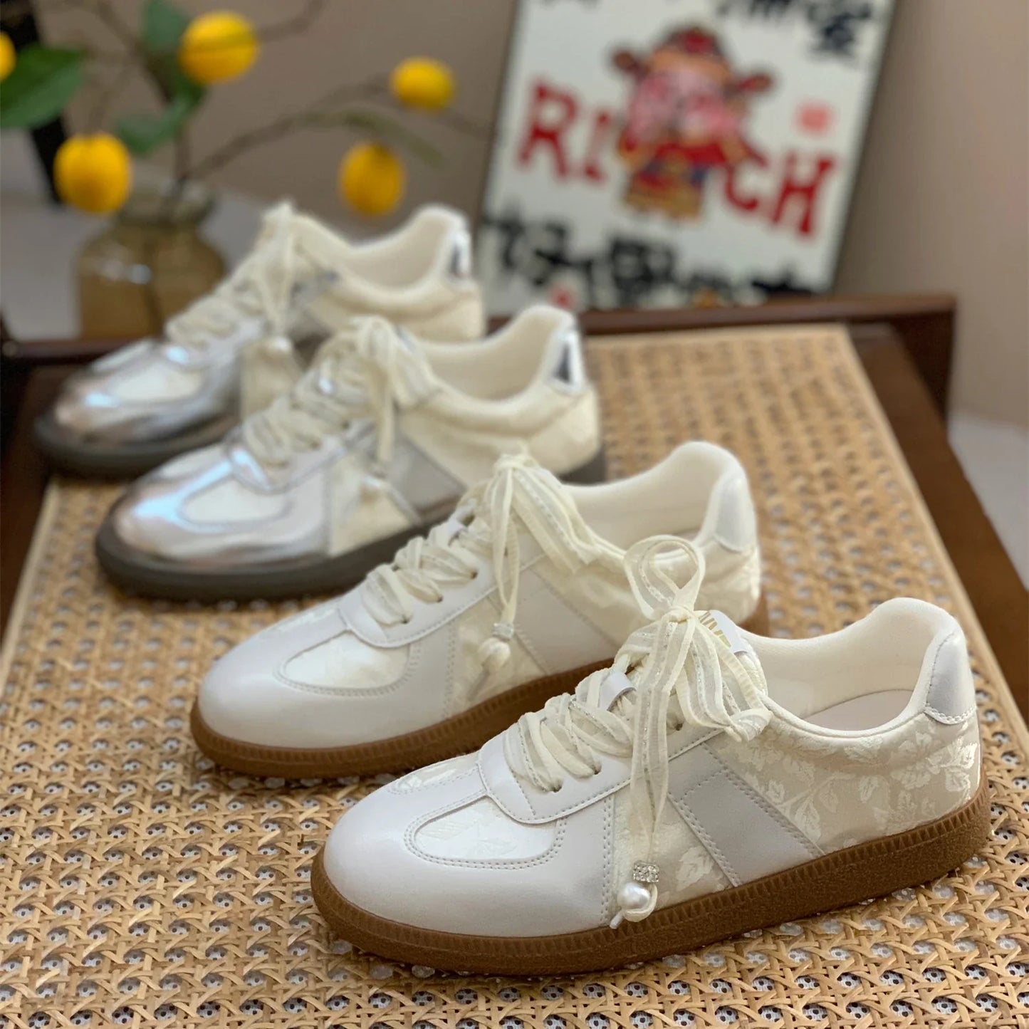 Casual Jogging Sneakers Youth Girls Silver Lace-Up Outdoor Athletic Trainers Low Heels Breath Tennis Flats Walking Shoes