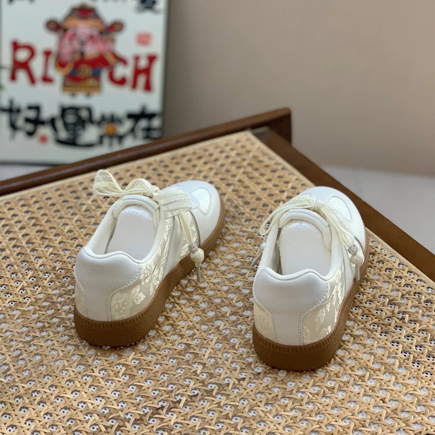 Casual Jogging Sneakers Youth Girls Silver Lace-Up Outdoor Athletic Trainers Low Heels Breath Tennis Flats Walking Shoes