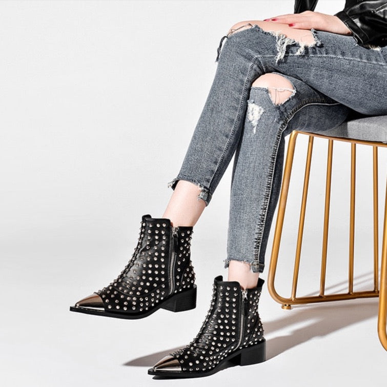 Wythe Pointed Toe Rivets Boots - 2 Colors